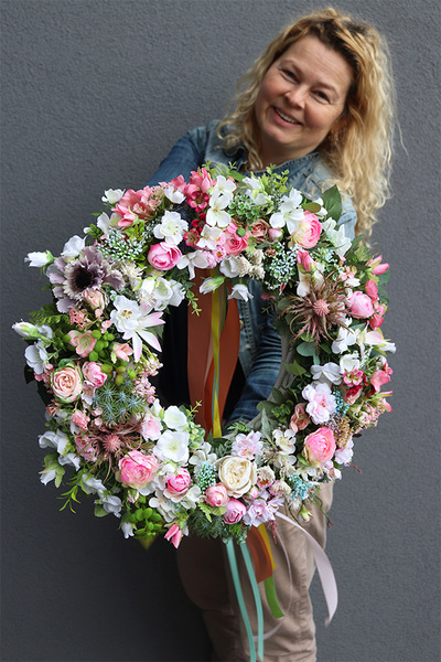 Nelida, różowy wianek na drzwi, śr.49cm