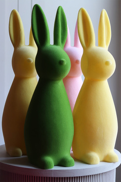 OD RĘKI Bunny the Star New, figurka wielkanocna zajączek, wanilia, wys.43cm