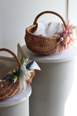 Debbie Pink, dekorowany koszyczek wielkanocny z serwetką, wys.20cm