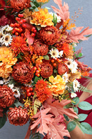 Clemente Orange, komplet dekoracji nagrobnych, kompozycja w misie + bukiet