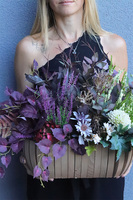 Meria, dekoracja nagrobna w drewnianej skrzyneczce, wym.40x70x30cm