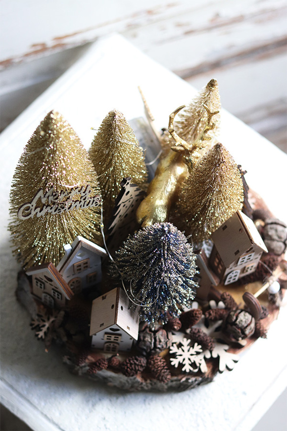 Golden Village Wood, świąteczna drewniana scenka zimowa LED