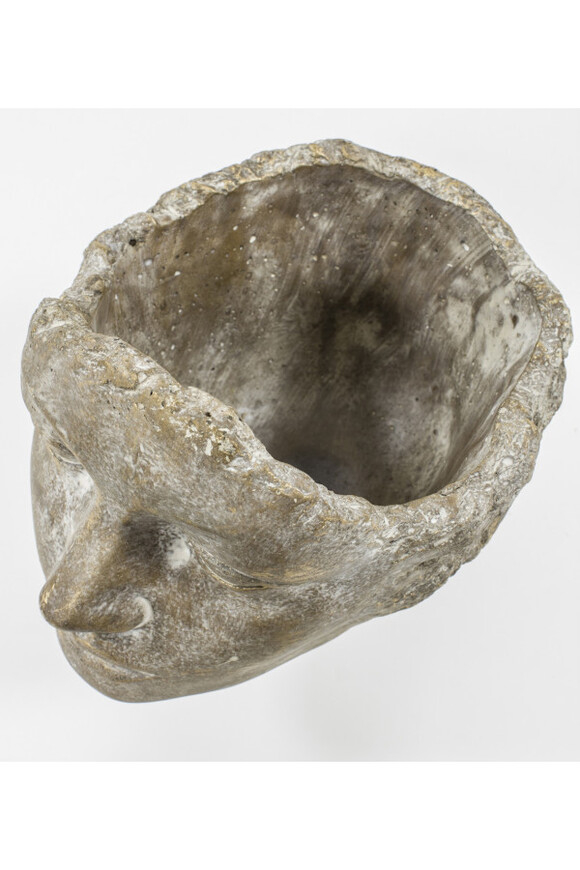 cementowa osłonka / donica, Kobieta Ł, wym.23x18x21cm