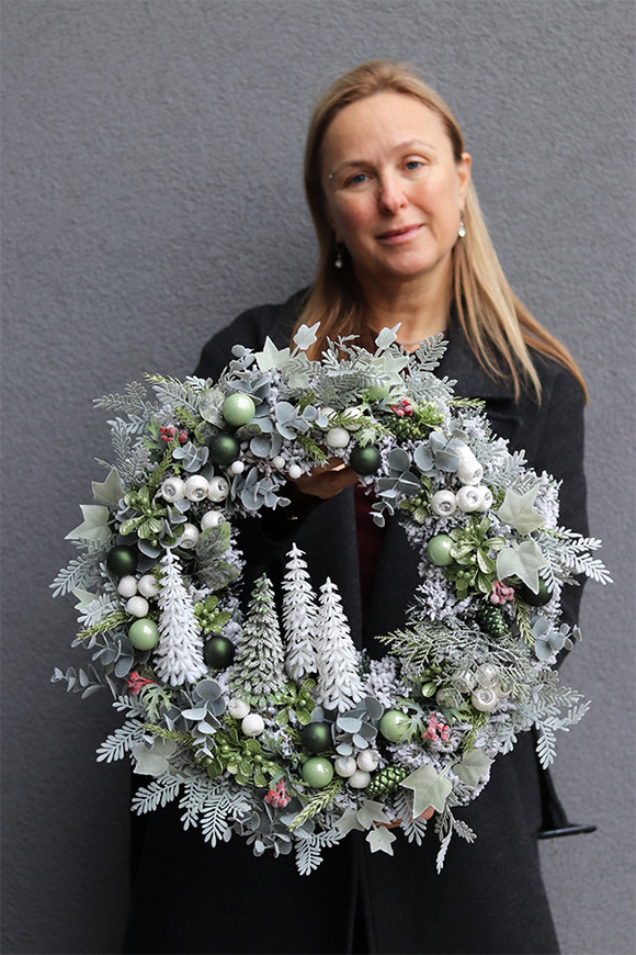 Leśny Zimowy, wianek bożonarodzeniowy z choinkami