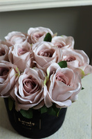 Rosie, welurowy flowerbox z różami