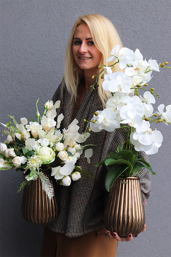 Elegance Hotel A, sztuczny storczyk w miedzianej donicy