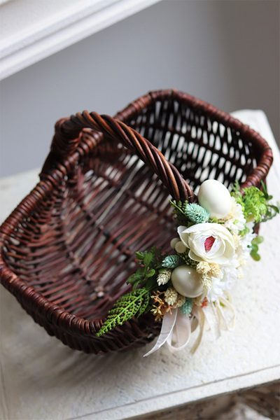 Brownie, dekorowany koszyczek wielkanocny