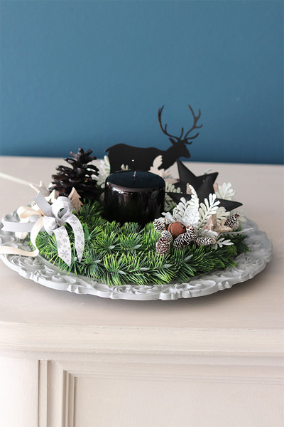 Czarny Renifer, świąteczny stroik na talerzu