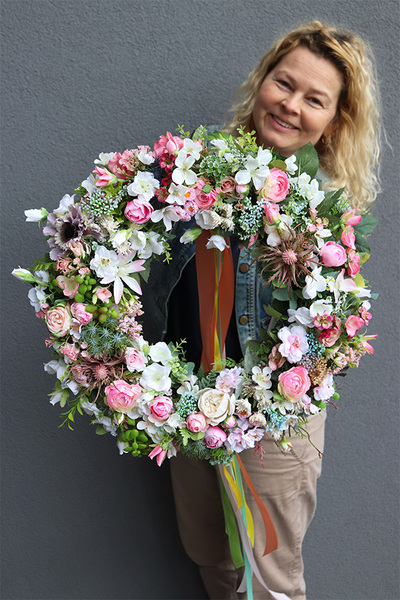 Nelida, różowy wianek na drzwi, śr.49cm