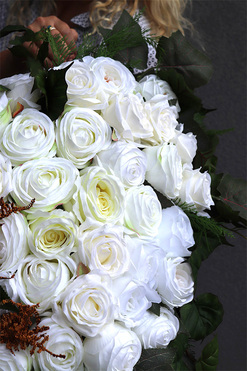 White Dream, wiązanka nagrobna w kształcie serca, wym.68x55cm