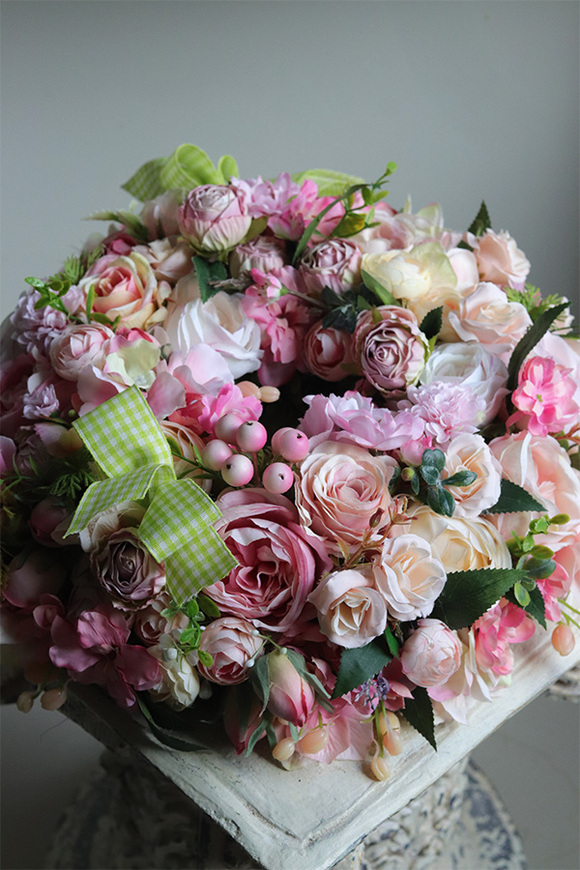 Pink Rose Fessa kwiatowy wianek na drzwi