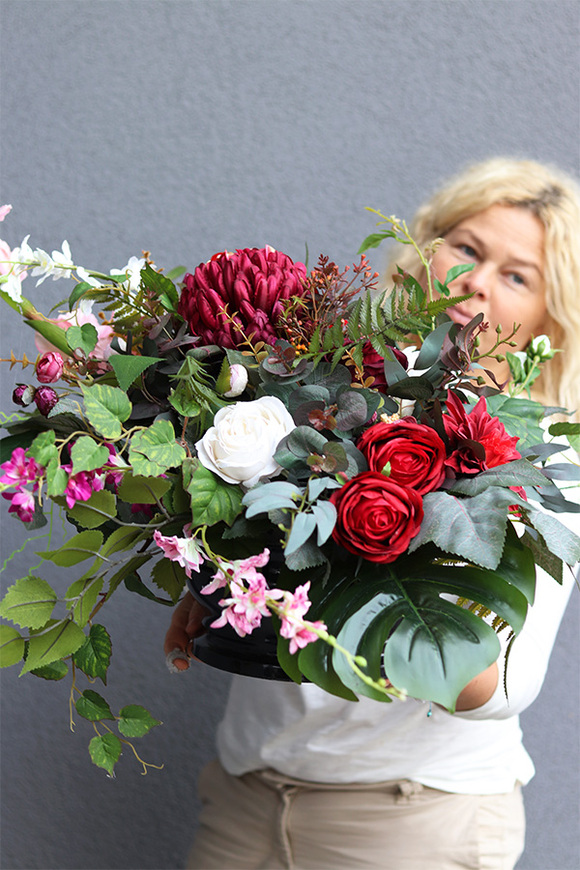 Bordolia, kompozycja nagrobna w misie