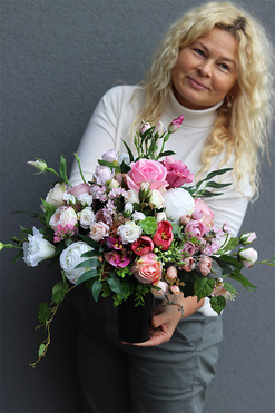 Helita Pink, bukiet nagrobny we wkładzie do wazonu, dł.47cm  