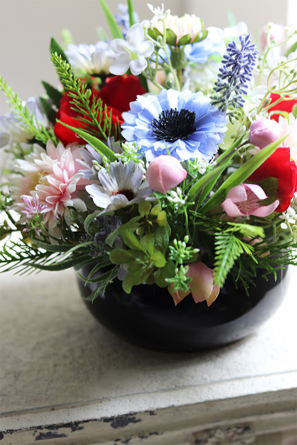 Mazowsze Piano, kompozycja kwiatowa w naczyniu