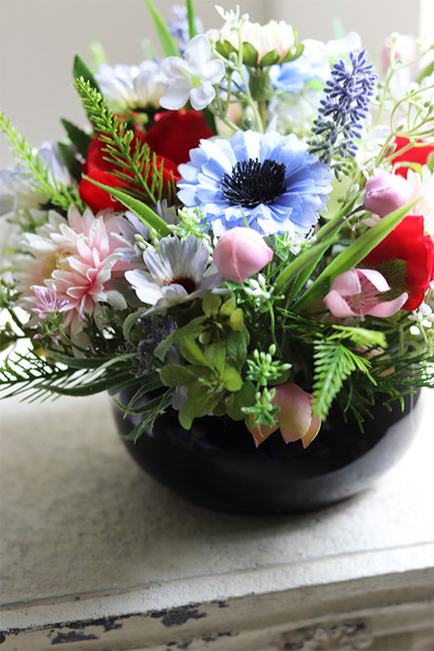 Mazowsze Piano, kompozycja kwiatowa w naczyniu