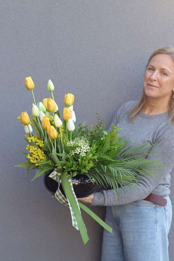 Tulippo Amira, dekoracja nagrobna w misie