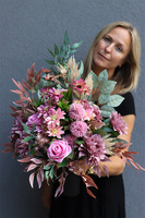 Trefila, różowy bukiet nagrobny we wkładzie