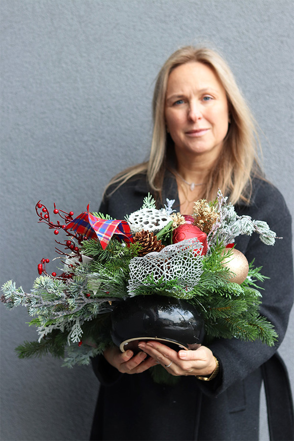 Dekorina Winter, świąteczna kompozycja nagrobna w misie