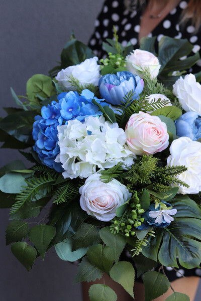 Blue Milenia, wiązanka nagrobna na florecie