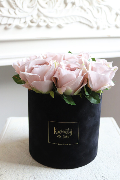 Rosie, welurowy flowerbox z różami