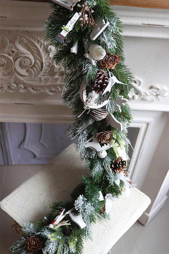 Scandi Silver, świąteczna girlanda LED na kominek