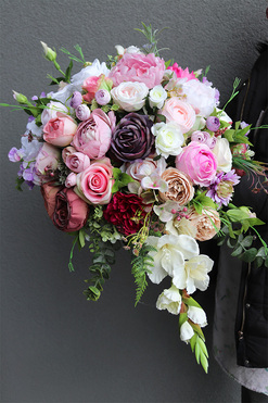 Neonia Pink, kompozycja nagrobna w ceramicznej misie, dł.68cm