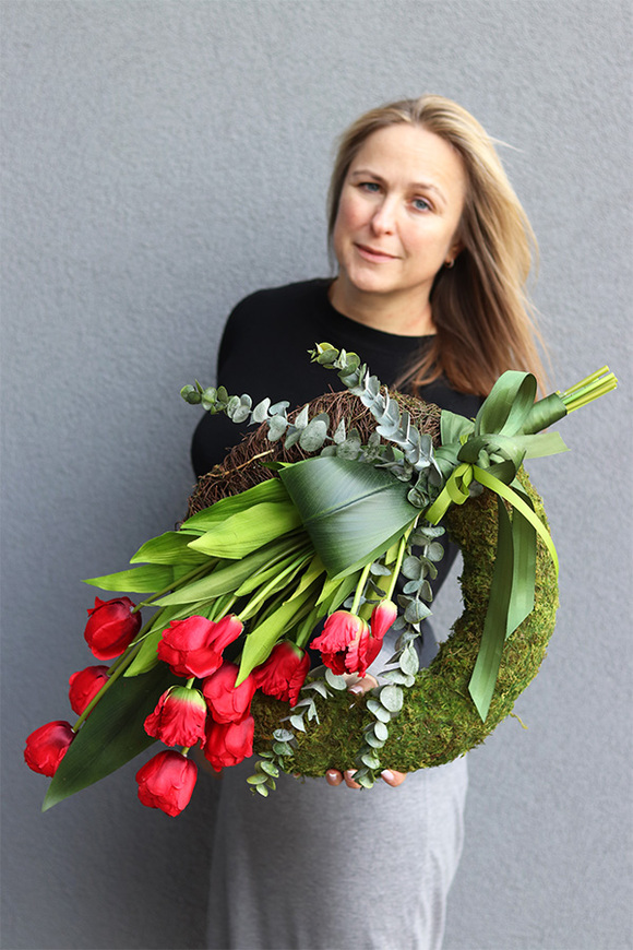 Śliczny wianek na grób.

