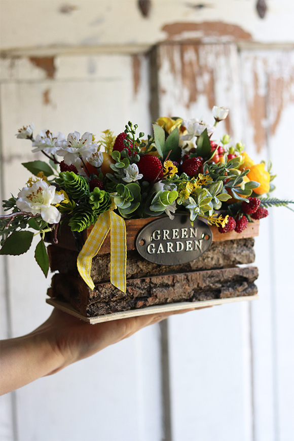 czerwono-żółta kompozycja z owocami, Strawberry Jazz, wym.19x38cm 