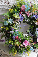 Wiosenna Polana, wianek na drzwi z polnych kwiatów