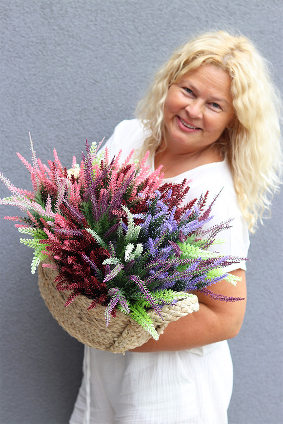 Kolory Wrzosów, kompozycja z wrzośców w koszu