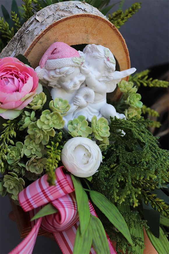 Nelida Angels, dekoracja nagrobna na plastrze drewna