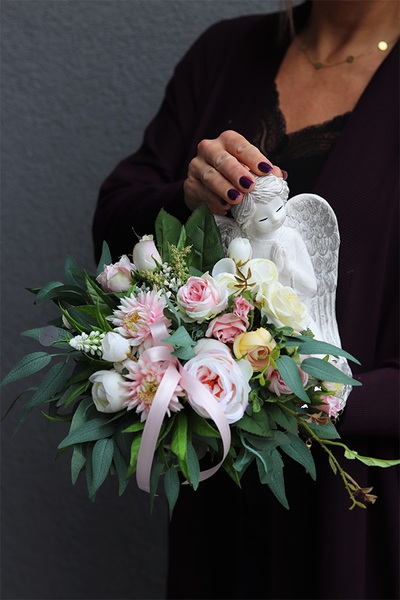 Biały Anioł Silver, dekoracja nagrobna z betonowym aniołem