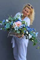 Niebieskie Migdały, dekoracja nagrobna w drewnianej skrzyneczce, wym.45x70cm 