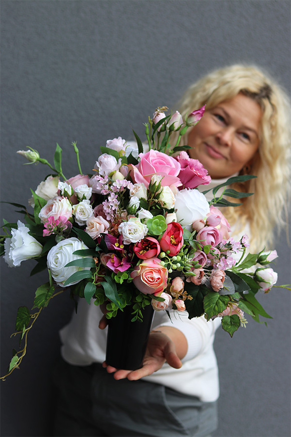 Helita Pink, bukiet nagrobny we wkładzie do wazonu