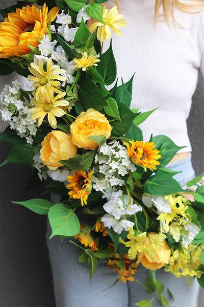 Słonecznikowy Gaj, bogata girlanda kwiatowa