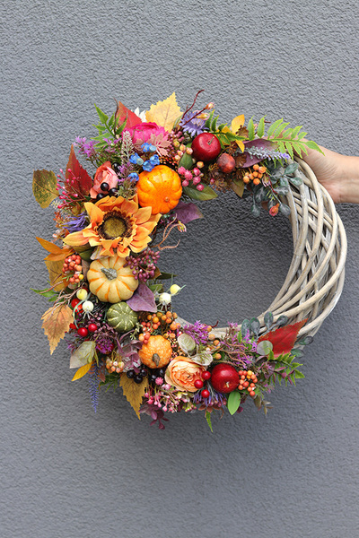 Jesienna Bretta, asymetryczny jesienny wianek z dyniami, rozp.38cm
