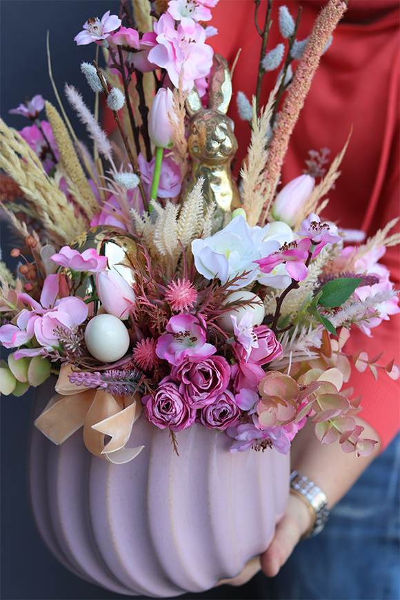 Pink Lady Bunny, kompozycja wielkanocna