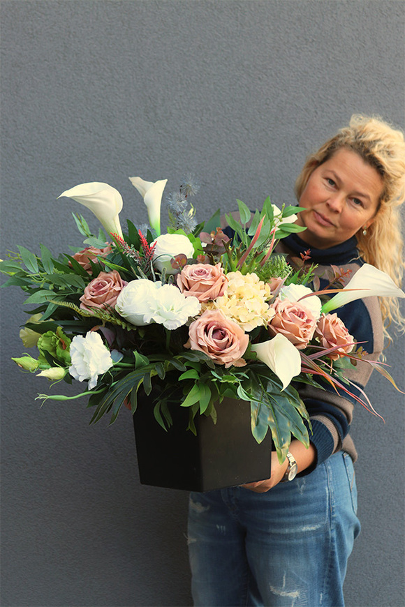 Maria Beige, komplet dekoracji nagrobnych, kompozycja + bukiet