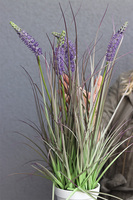 Macadamia M, sztuczna trawa kwitnąca w doniczce