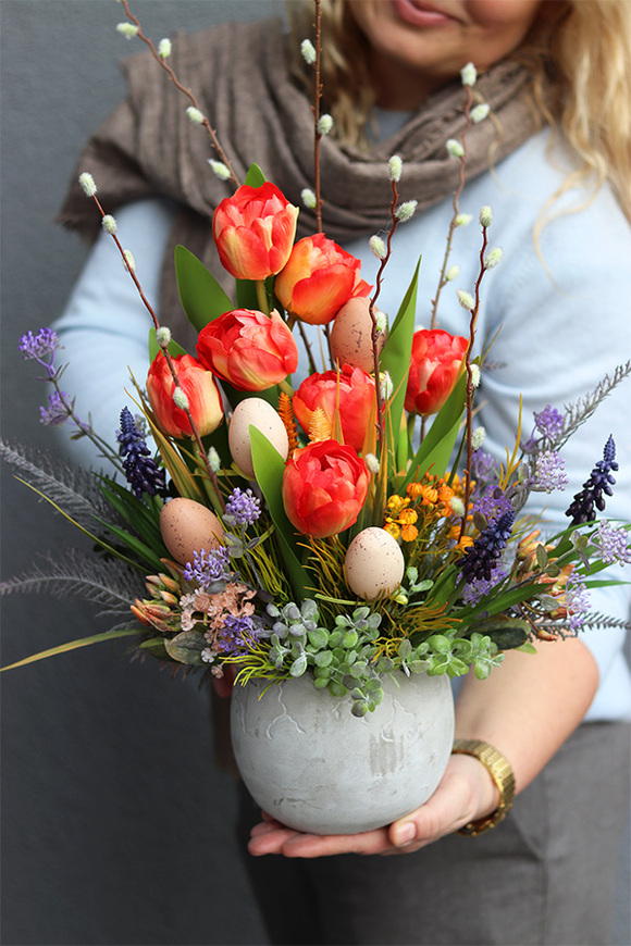 Moreliana, stroik wielkanocny z tulipanami