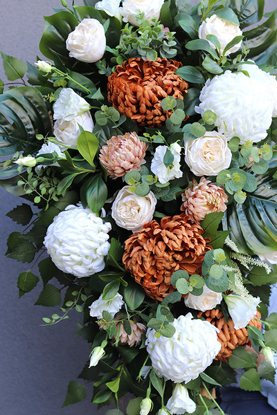 Ludila Brown, jesienna wiązanka nagrobna