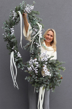 OD RĘKI White Winter, zimowy wianek z jagodami, śr.50cm