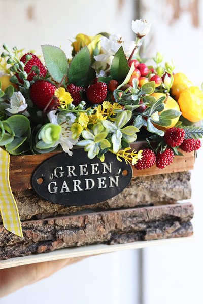 czerwono-żółta kompozycja z owocami, Strawberry Jazz, wym.19x38cm 