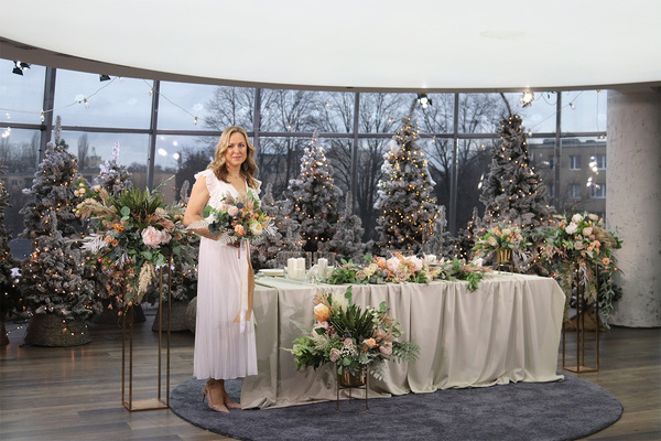 Sand Flowers, dekoracja kwiatowa w naczyniu