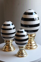 Wednesday Easter, jajko wielkanocne figurka