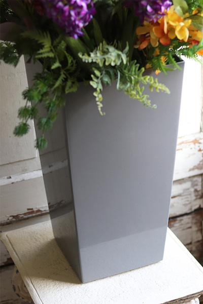 Hiacyntowo, wiosenna kompozycja w wysokiej donicy, wys.130cm 