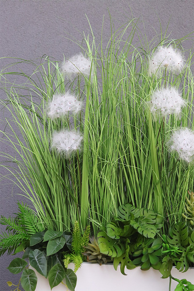 Fiberglass Marco Fretera 2, sztuczne trawy w białej donicy