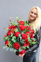 Czerwona Łuna, bukiet nagrobny we wkładzie, wys.57cm