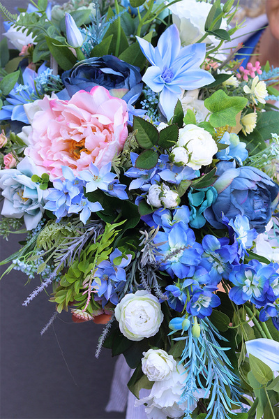 Niebieskie Migdały, dekoracja nagrobna w drewnianej skrzyneczce, wym.45x70cm 