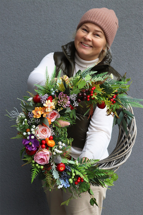 Augustino Refina Garden, jesienny wianek z dyniami
